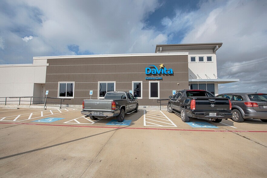 More Photos Of 7236 Medical Center Dr, Texas City Medical For Lease