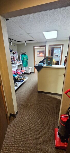 More Photos Of 11203 N Buntrock Ave, Mequon Loft Creative Space For Lease