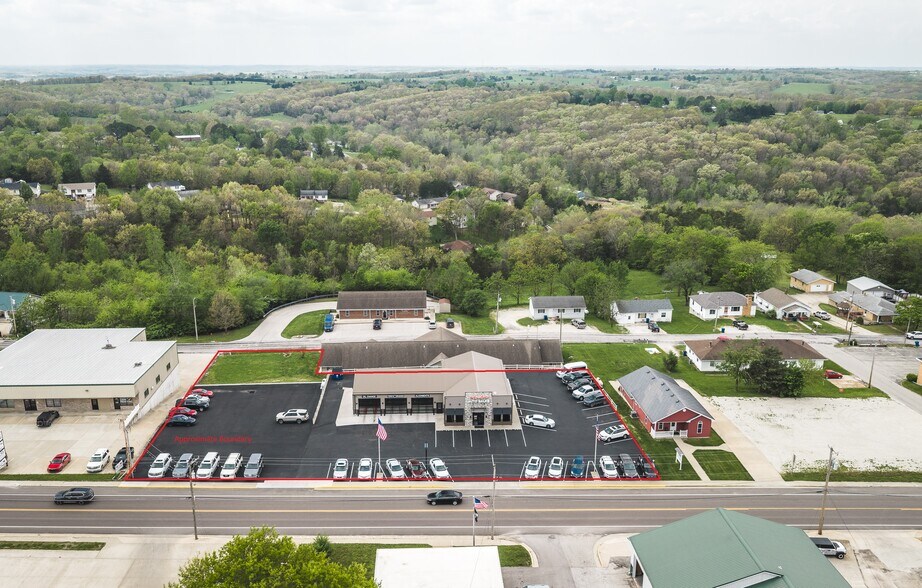 More Photos Of 1008 E Main St, Linn Auto Dealership For Sale