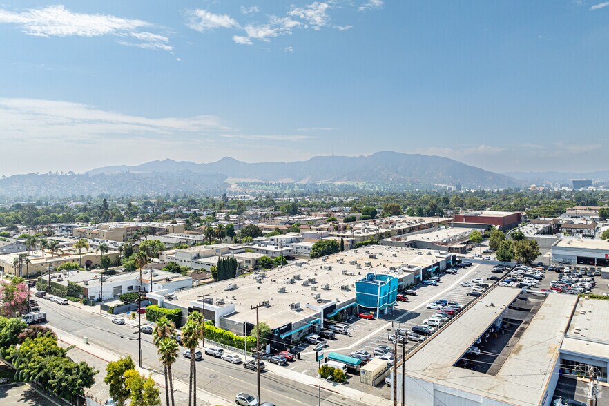 More Photos Of 217-277 S Lake St, Burbank Research And Development For Sale