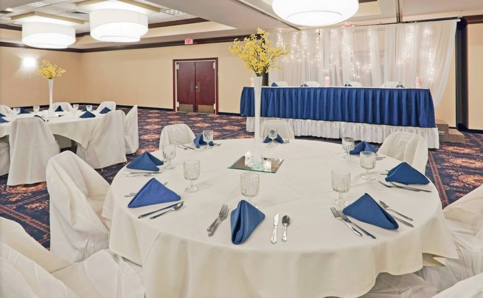 More Photos Of 116 W Park Ave W, Mansfield Hotel For Sale