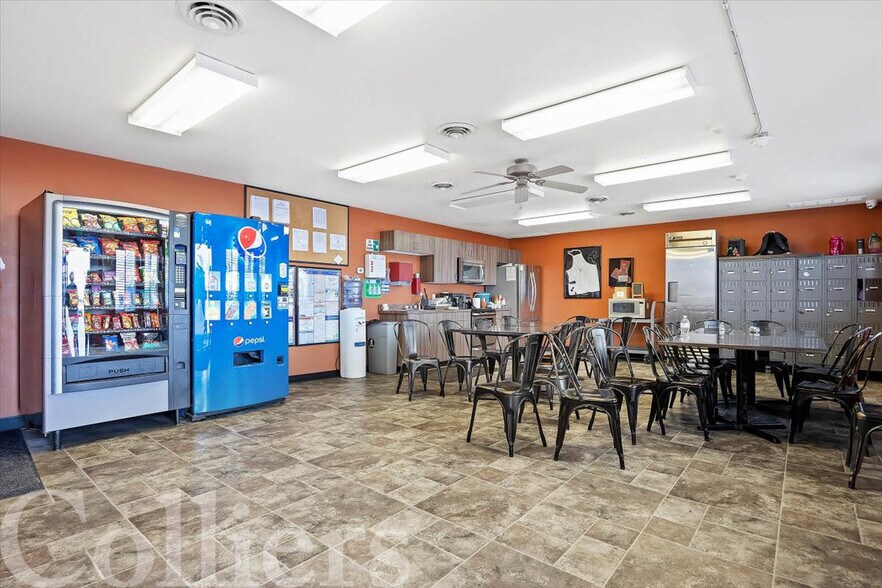More Photos Of 2032 Highland Ave E, Twin Falls Warehouse For Lease