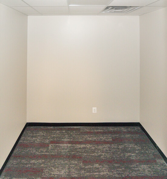 More Photos Of 2001 Windsor Ave, Baltimore Warehouse For Lease