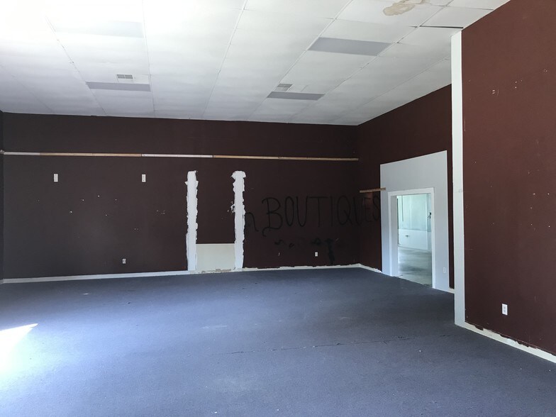 More Photos Of 2111 Saint Andrew St, Tarboro Unknown For Lease