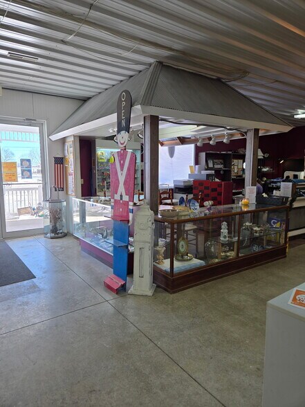 More Photos Of 4414 N Baltimore St, Kirksville Storefront For Sale