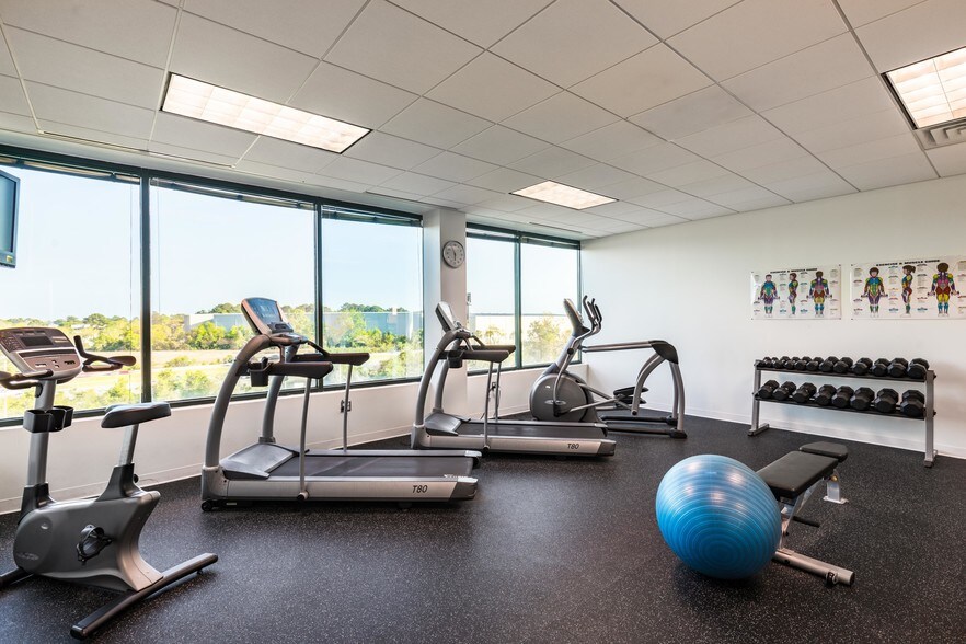 More Photos Of 4401 Belle Oaks Dr, North Charleston Office For Lease