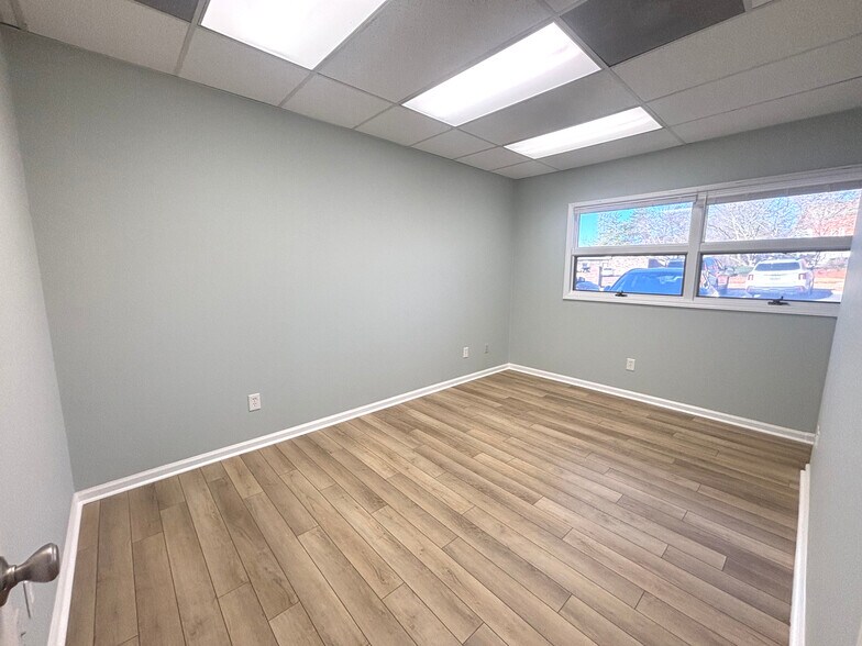 More Photos Of 3640 Westgate Center Cir, Winston-Salem Office For Lease