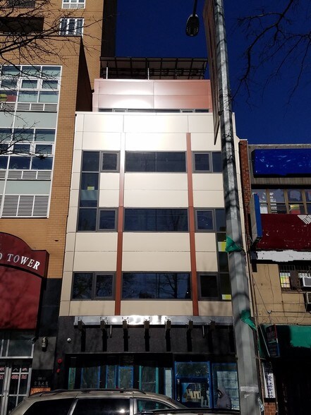 Primary Photo Of 135-15 40th Rd, Flushing Medical For Lease