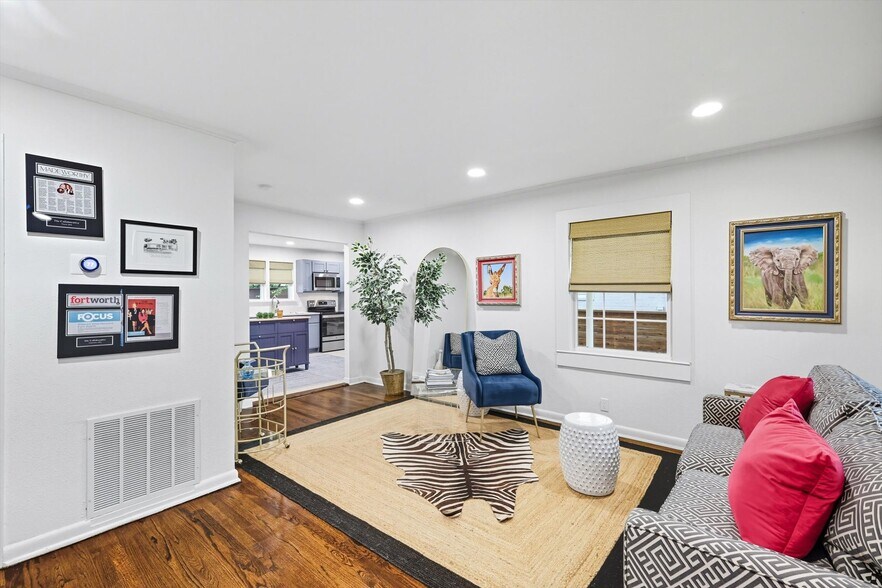 More Photos Of 3613 Washburn Ave, Fort Worth Loft Creative Space For Sale