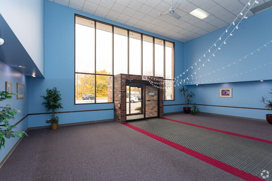 More Photos Of 723 Phillips Ave, Toledo Medical For Lease