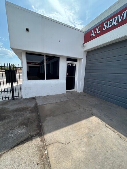 Primary Photo Of 4218 N Central Ave, Phoenix Auto Repair For Lease