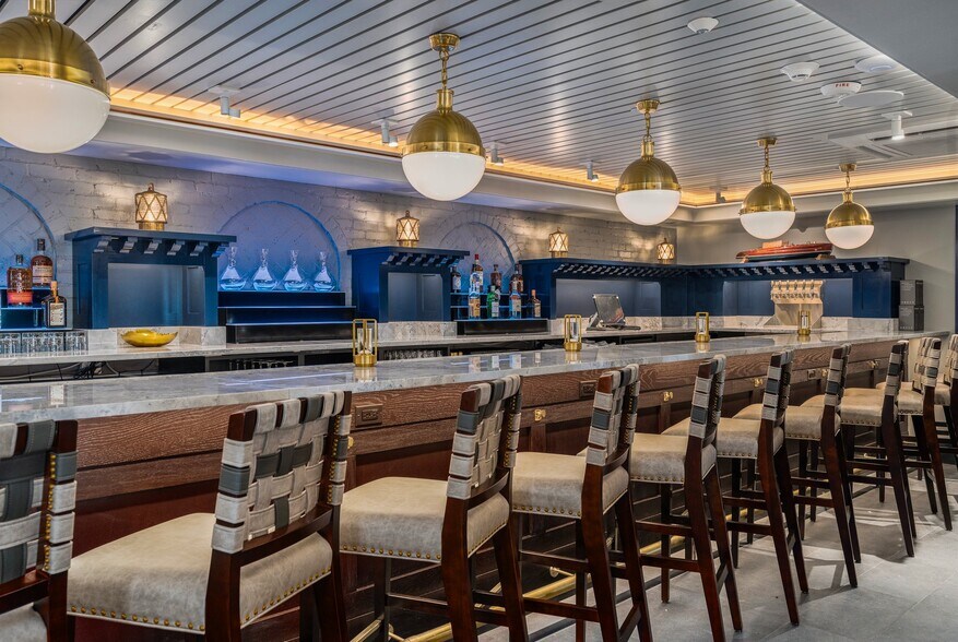 More Photos Of 212 Water St, Block Island Storefront For Sale