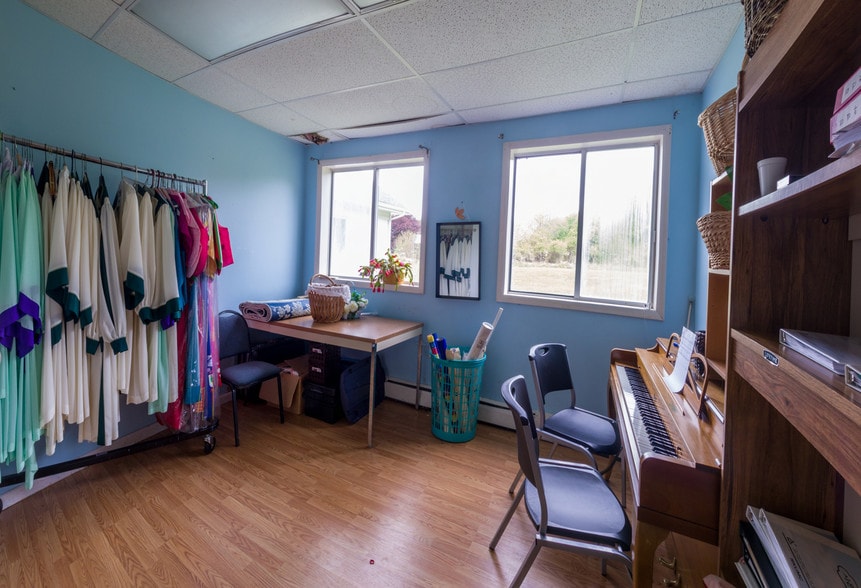 More Photos Of 1274 Penfield Center Rd, Penfield Religious Facility For Sale