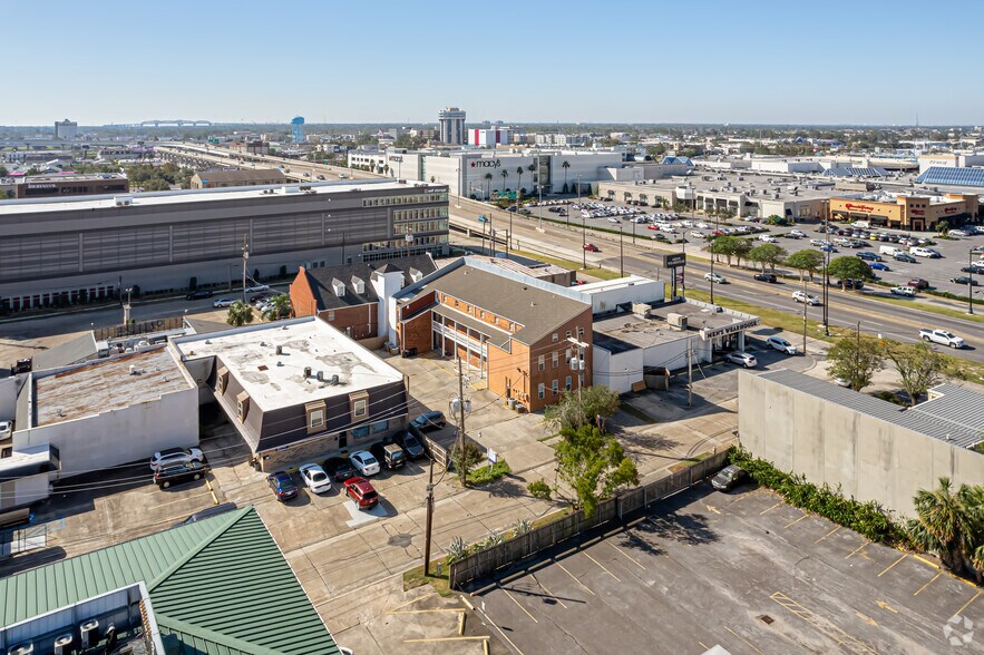 More Photos Of 3120 20th St, Metairie Office For Sale