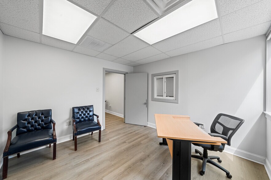 More Photos Of 379 Cherry St, Pottstown Flex For Lease