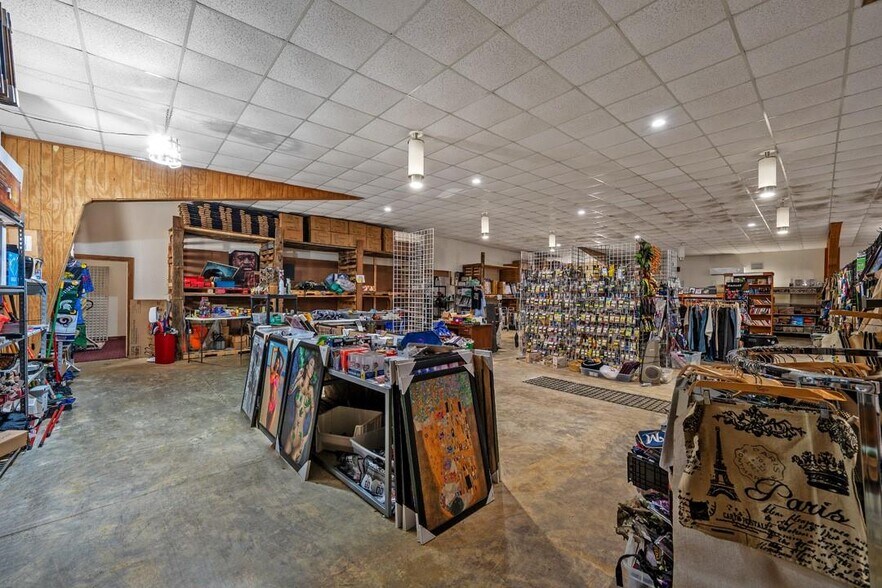 More Photos Of 31633 US-377 Hwy, Gordonville Light Distribution For Sale