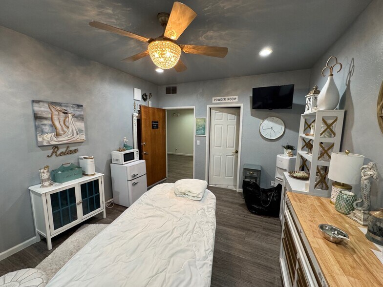 More Photos Of 263 N 3rd St, Porterville Coworking Space