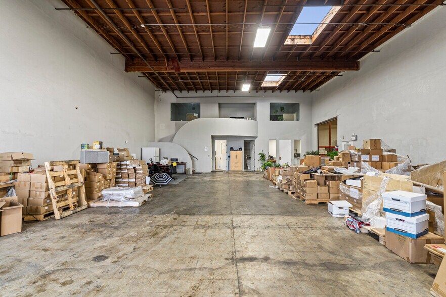 More Photos Of 253 E Harris Ave, South San Francisco Warehouse For Sale