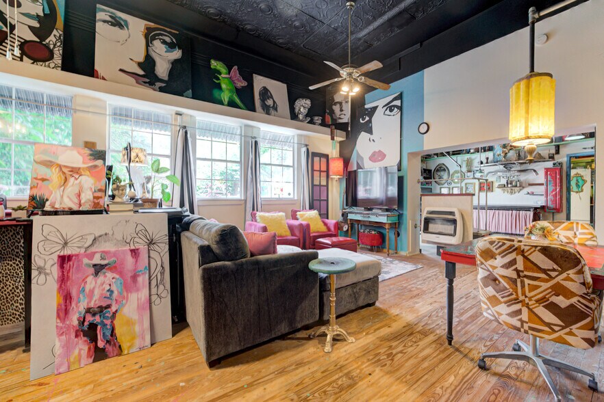 More Photos Of 117 W Harrison Ave, Guthrie Storefront Retail Residential For Sale