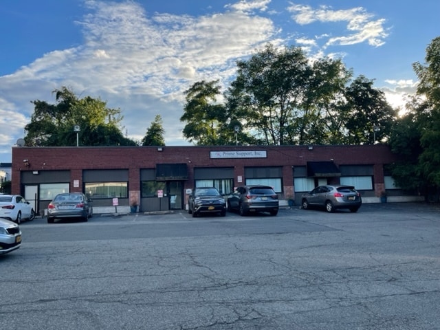 More Photos Of 2071 Clove Rd, Staten Island General Retail For Lease