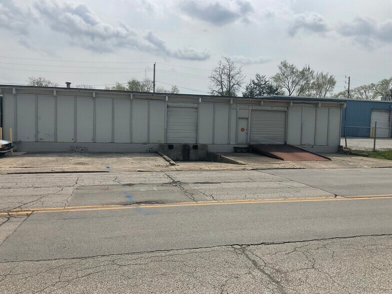 More Photos Of 3729 Sutherland ave, Indianapolis Warehouse For Lease