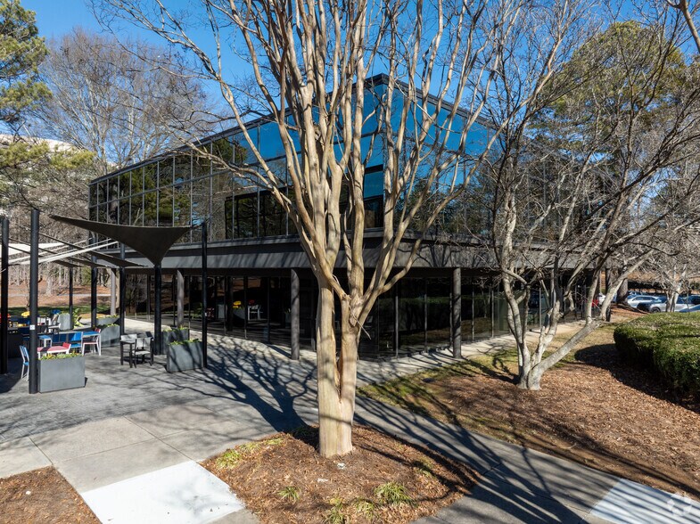 More Photos Of 6075 The Corners Pky, Peachtree Corners Office For Lease