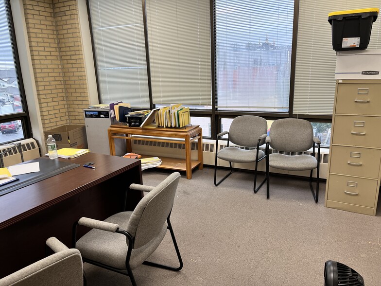 More Photos Of 564 Main St, Waltham Medical For Lease