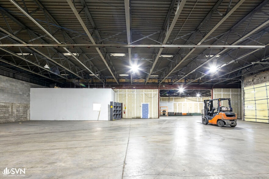More Photos Of 1101-1115 Delaware Ave, Lexington Warehouse For Lease