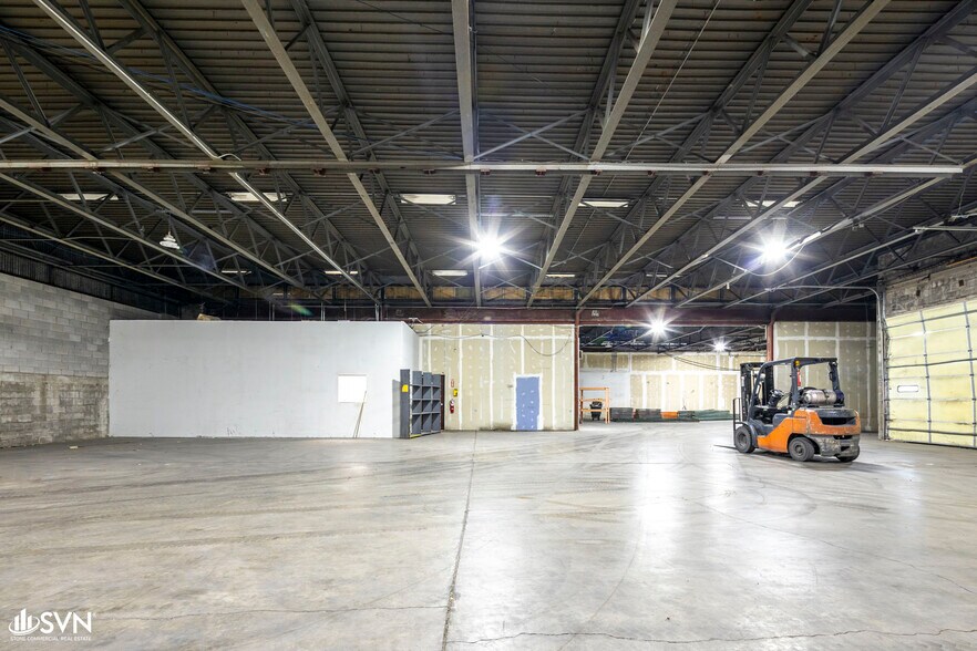 More Photos Of 1115 Delaware Ave, Lexington Warehouse For Lease