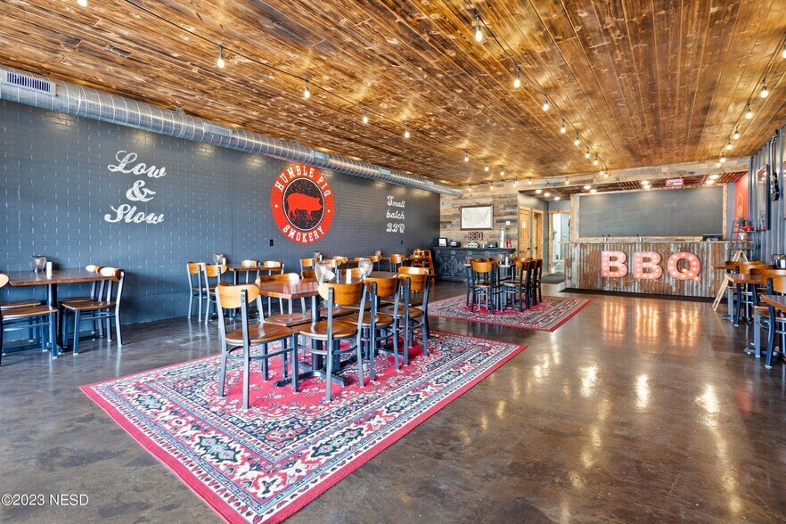 More Photos Of 411 3rd Ave, Clear Lake Restaurant For Sale