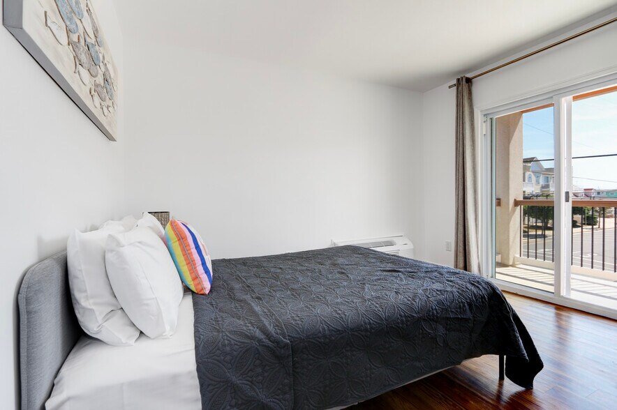 More Photos Of 5100 Atlantic Ave, Wildwood Hotel For Sale