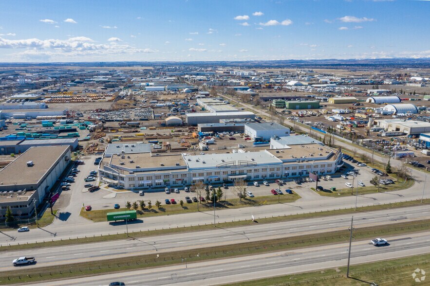 More Photos Of 4511 Glenmore Trl SE, Calgary Showroom For Sale