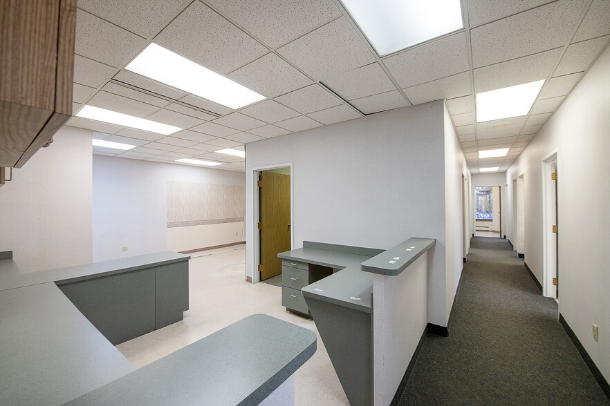 More Photos Of 6701 Rockside Rd, Independence Medical For Lease