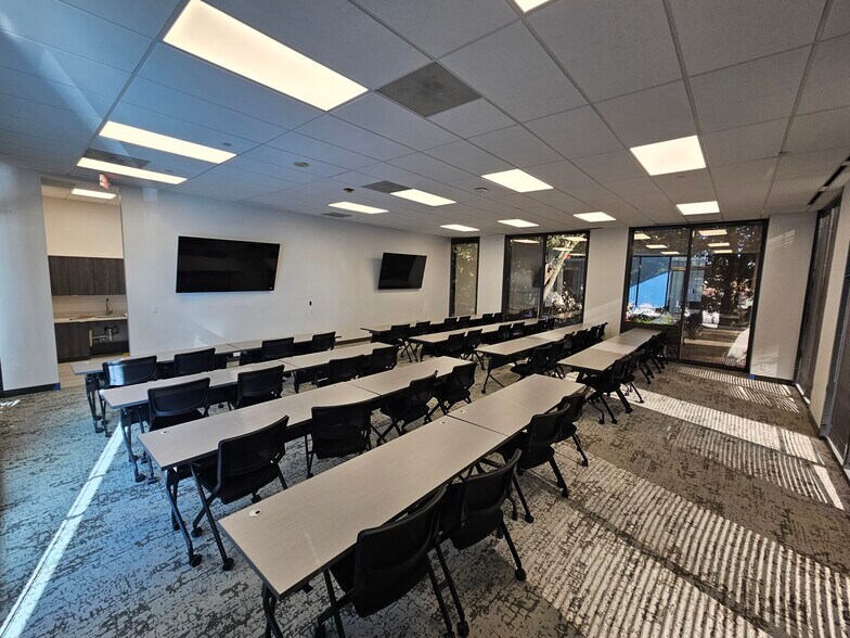 More Photos Of 7330 San Pedro Ave, San Antonio Office For Lease
