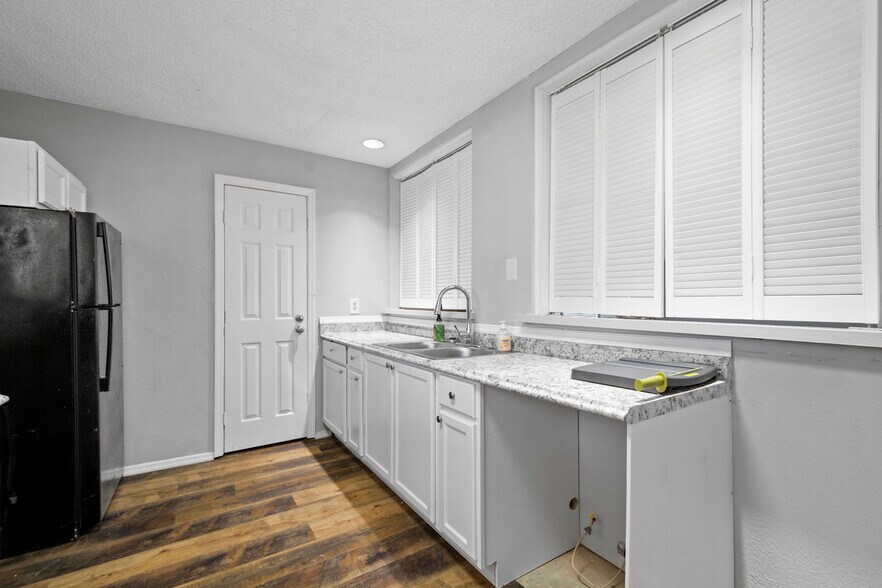 More Photos Of 509 N Westover Blvd, Albany Apartments For Sale