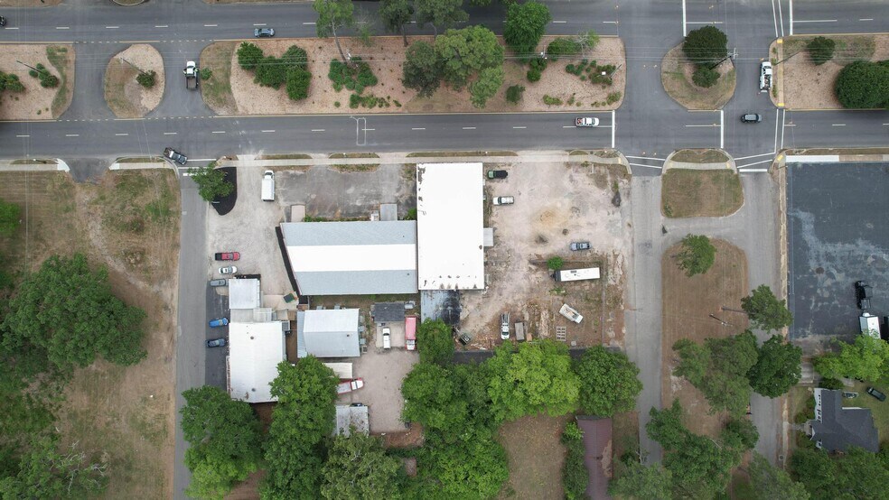 More Photos Of 910 Richland Ave E, Aiken General Retail For Lease