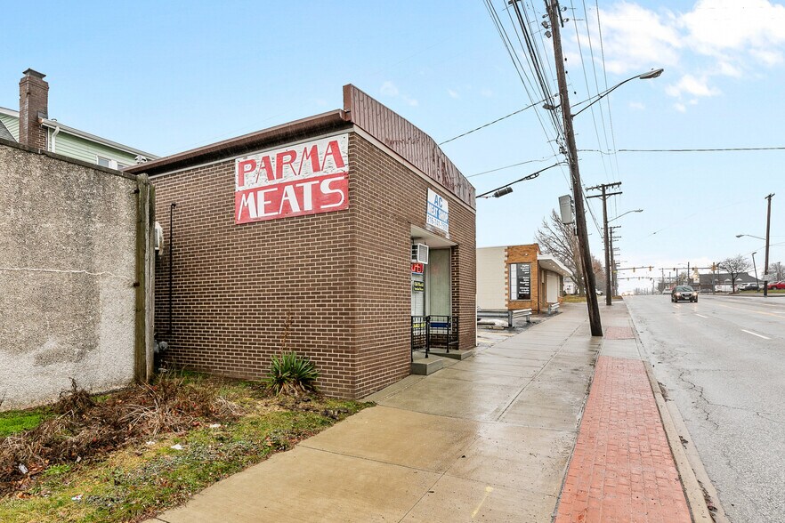 More Photos Of 5543 State Rd, Parma Freestanding For Sale