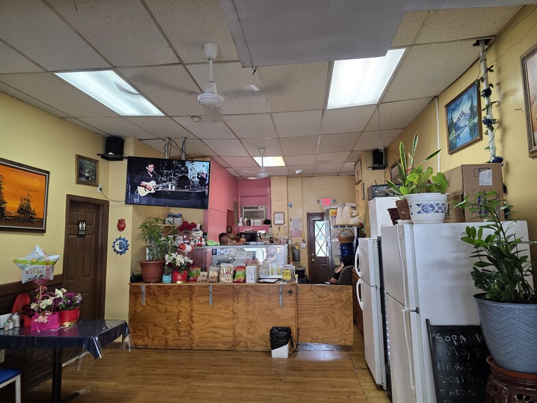 More Photos Of 1309 Summit Ave, Union City Storefront Retail Residential For Sale