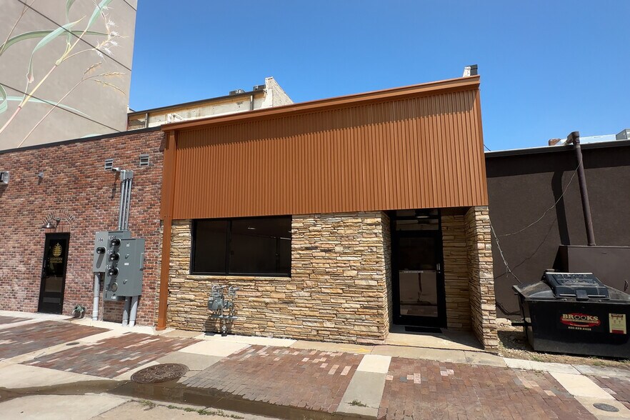 More Photos Of 108 S Santa Fe Ave, Salina General Retail For Lease