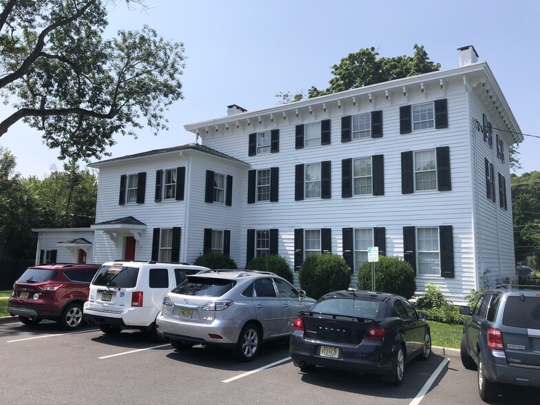 More Photos Of 12 Lower Center St, Clinton Office For Lease