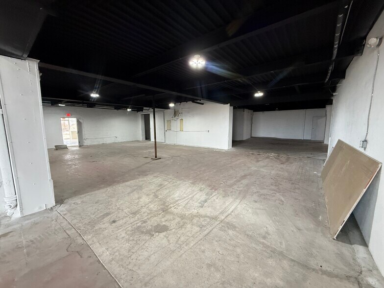 More Photos Of 1207 W Bridge St, Spring City Warehouse For Sale