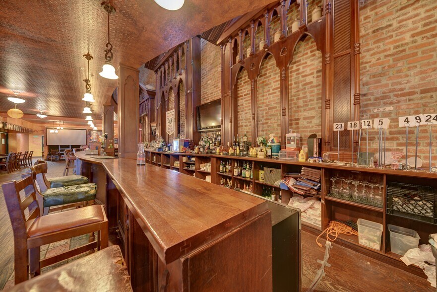 More Photos Of 107-109 N Main St, Bryan Restaurant For Sale