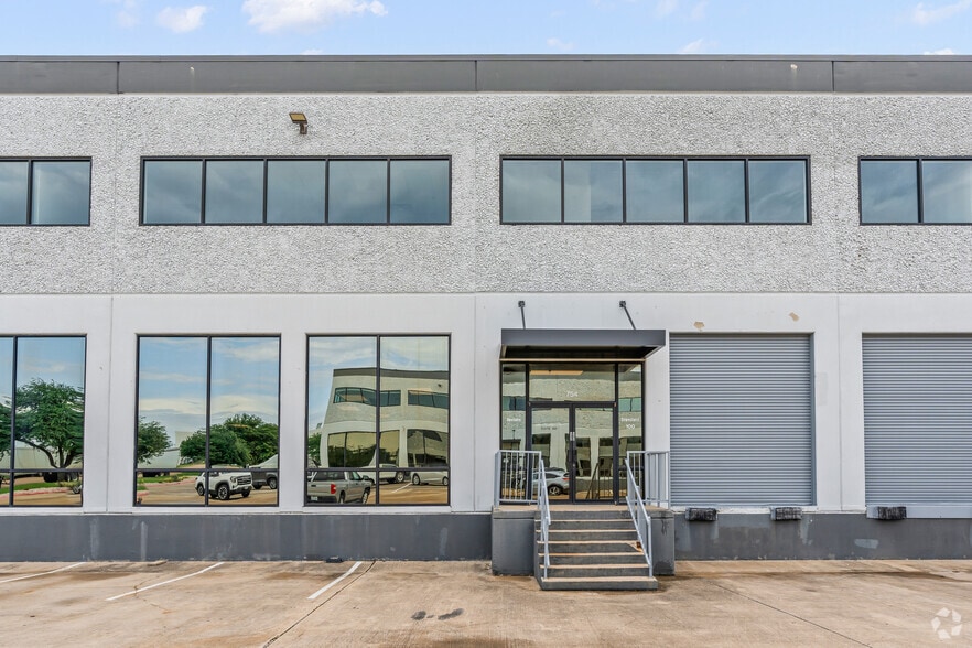 More Photos Of 754 Port America Pl, Grapevine Unknown For Lease