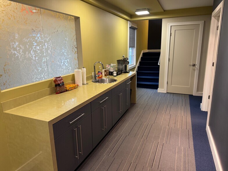 More Photos Of 11 Duane Rd, Doylestown Office For Sale