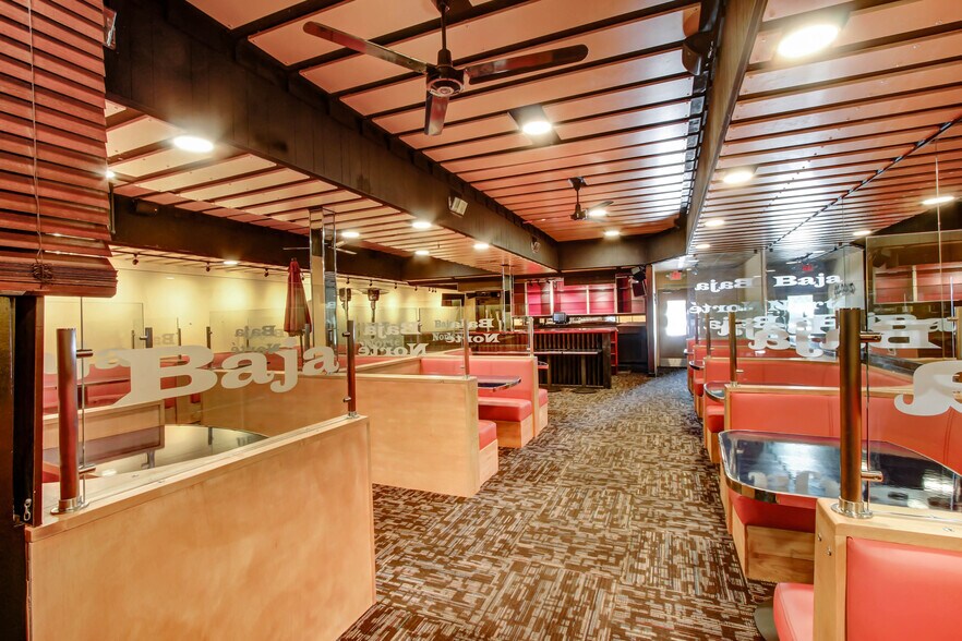 More Photos Of 144-150 S Barrington Ave, Los Angeles Storefront Retail Office For Sale