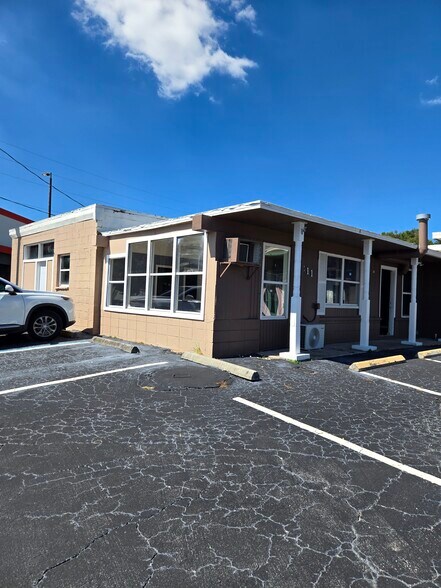 More Photos Of 211 Missouri Ave N, Largo Storefront Retail Office For Lease