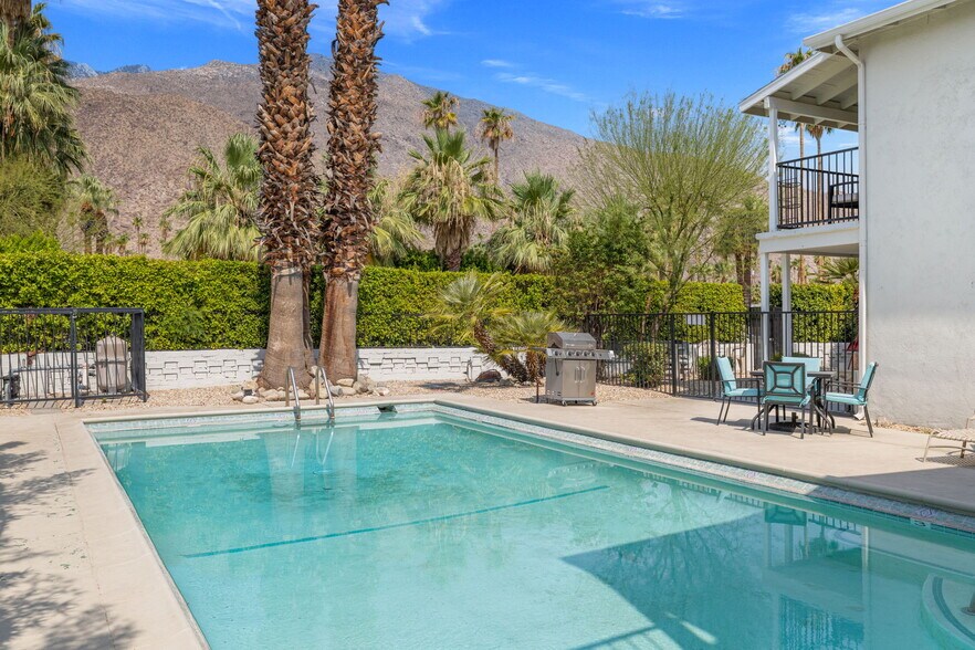 More Photos Of 1674 S Via Salida, Palm Springs Apartments For Sale