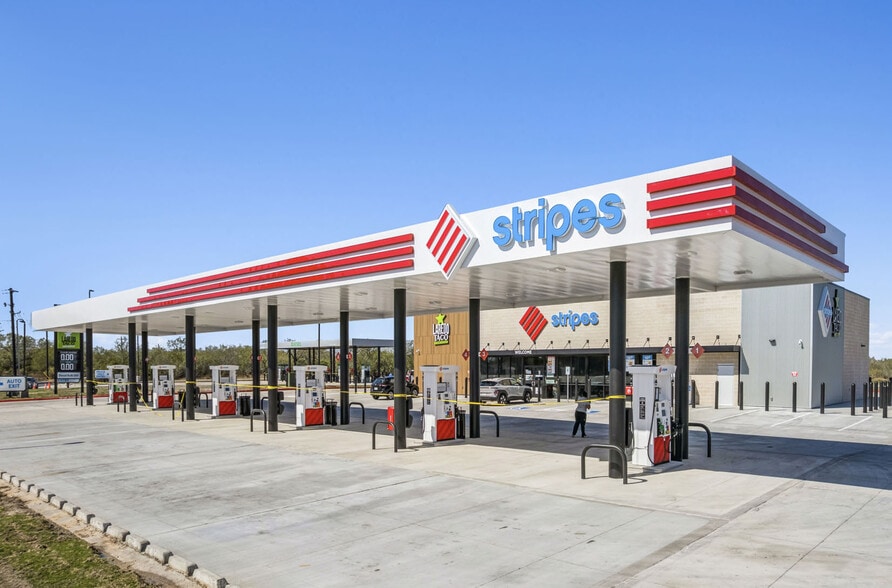 Primary Photo Of 433 NE 8th St, Premont Convenience Store For Sale