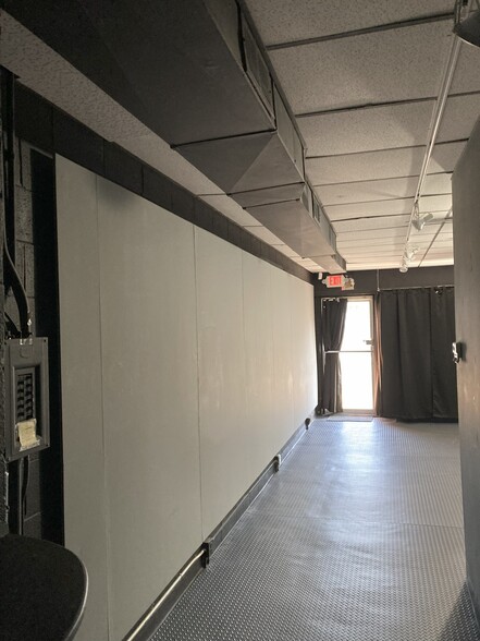 More Photos Of 4111 12 Mile Rd, Berkley Storefront For Sale