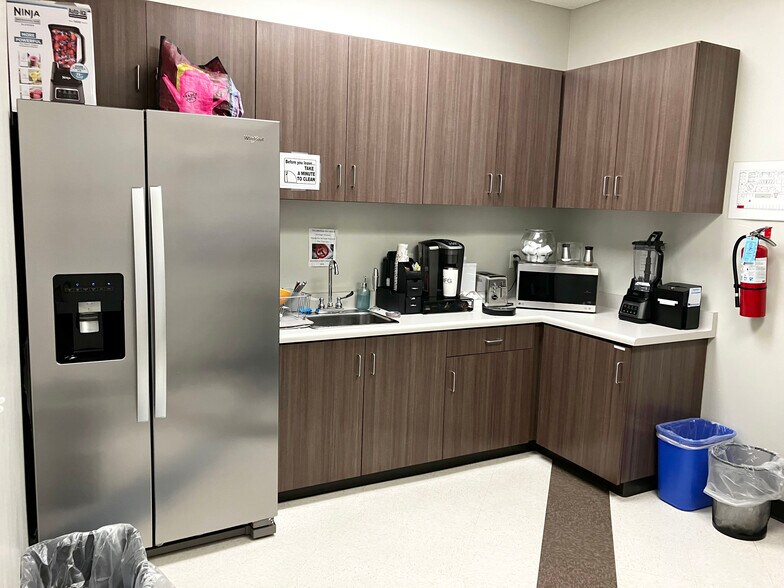 More Photos Of 8224 Espresso Dr, Bakersfield Medical For Lease